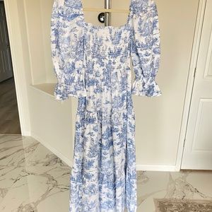 Nothing fits but new dress size S/M